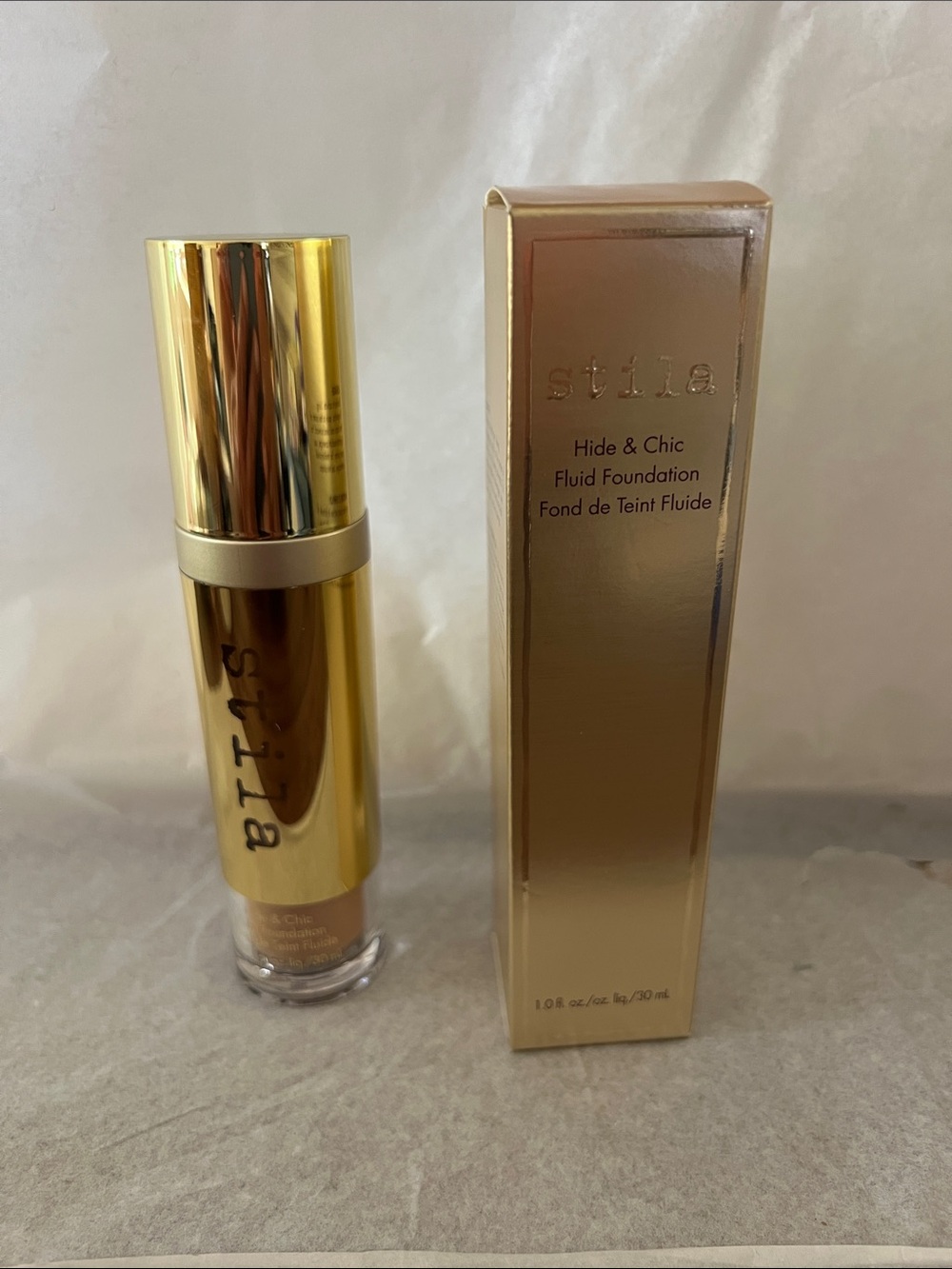 Stila Hide & Chic Fluid Foundation — Gold Packaging